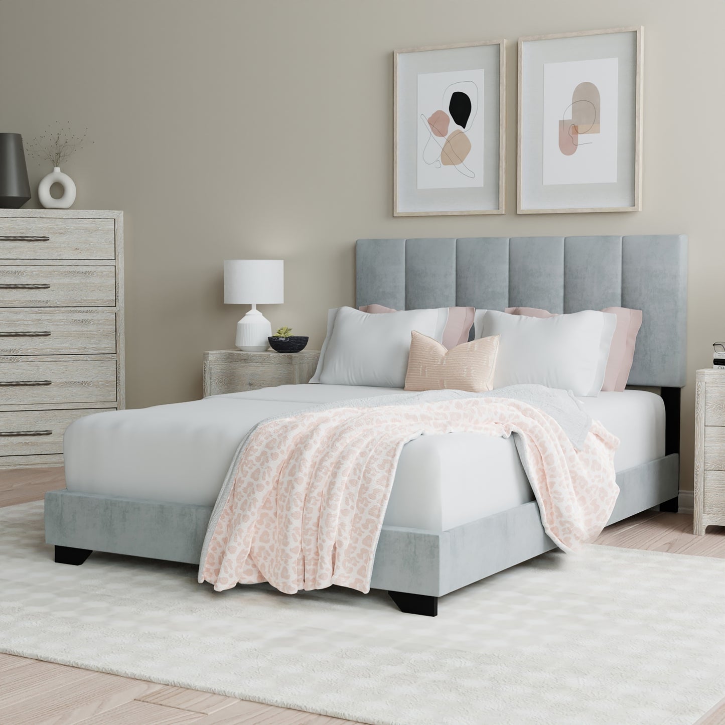 Everlee Upholstered Bed