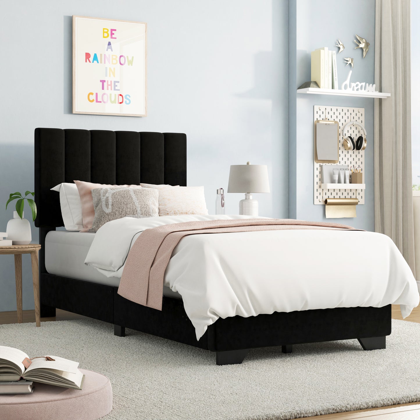 Everlee Upholstered Bed