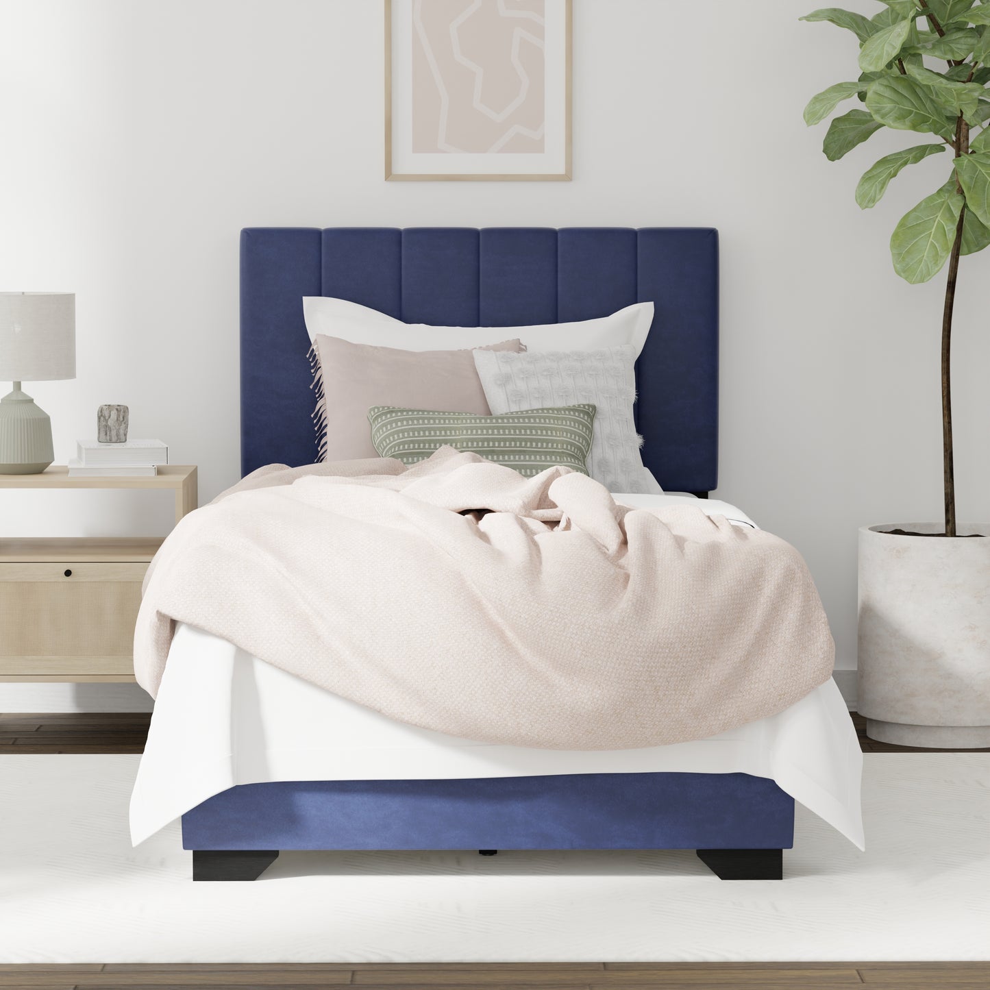 Everlee Upholstered Bed