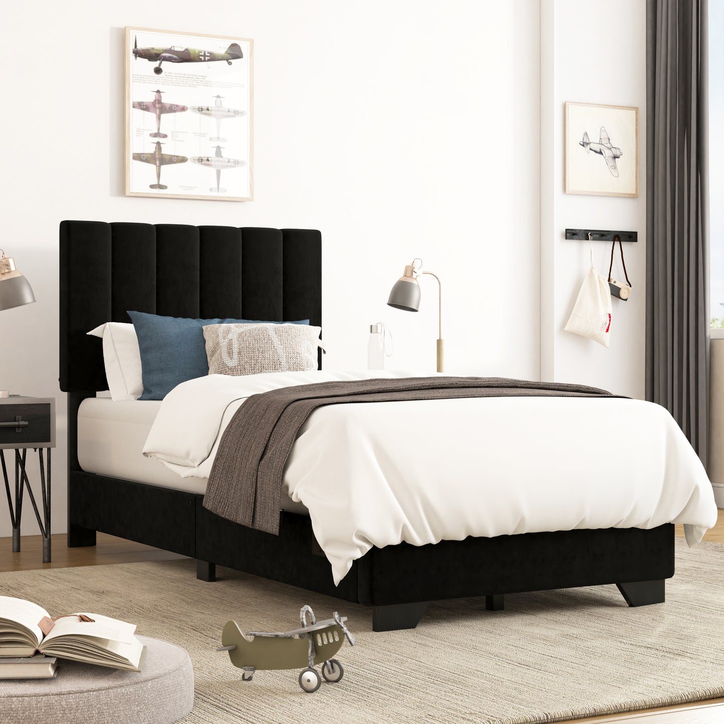 Everlee Upholstered Bed