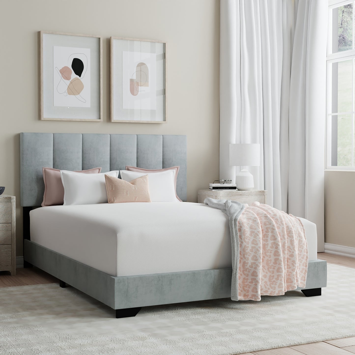 Everlee Upholstered Bed