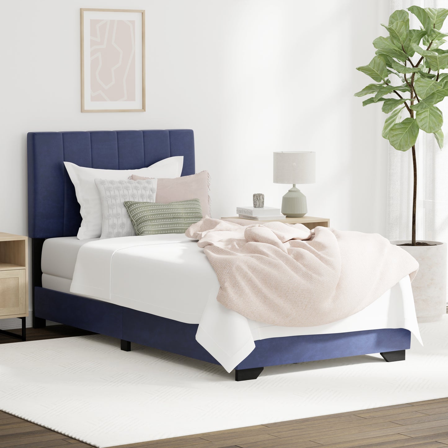 Everlee Upholstered Bed
