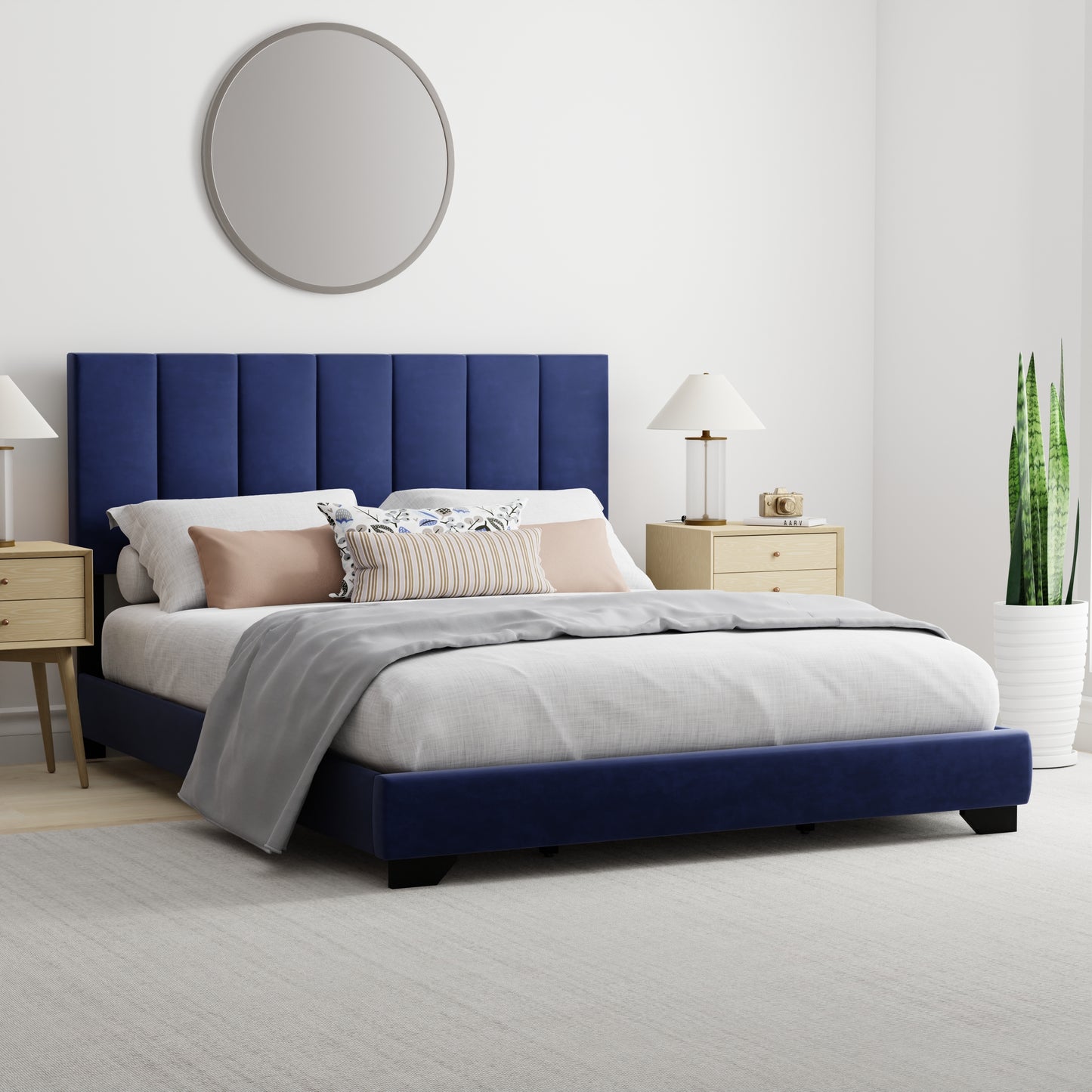 Everlee Upholstered Bed