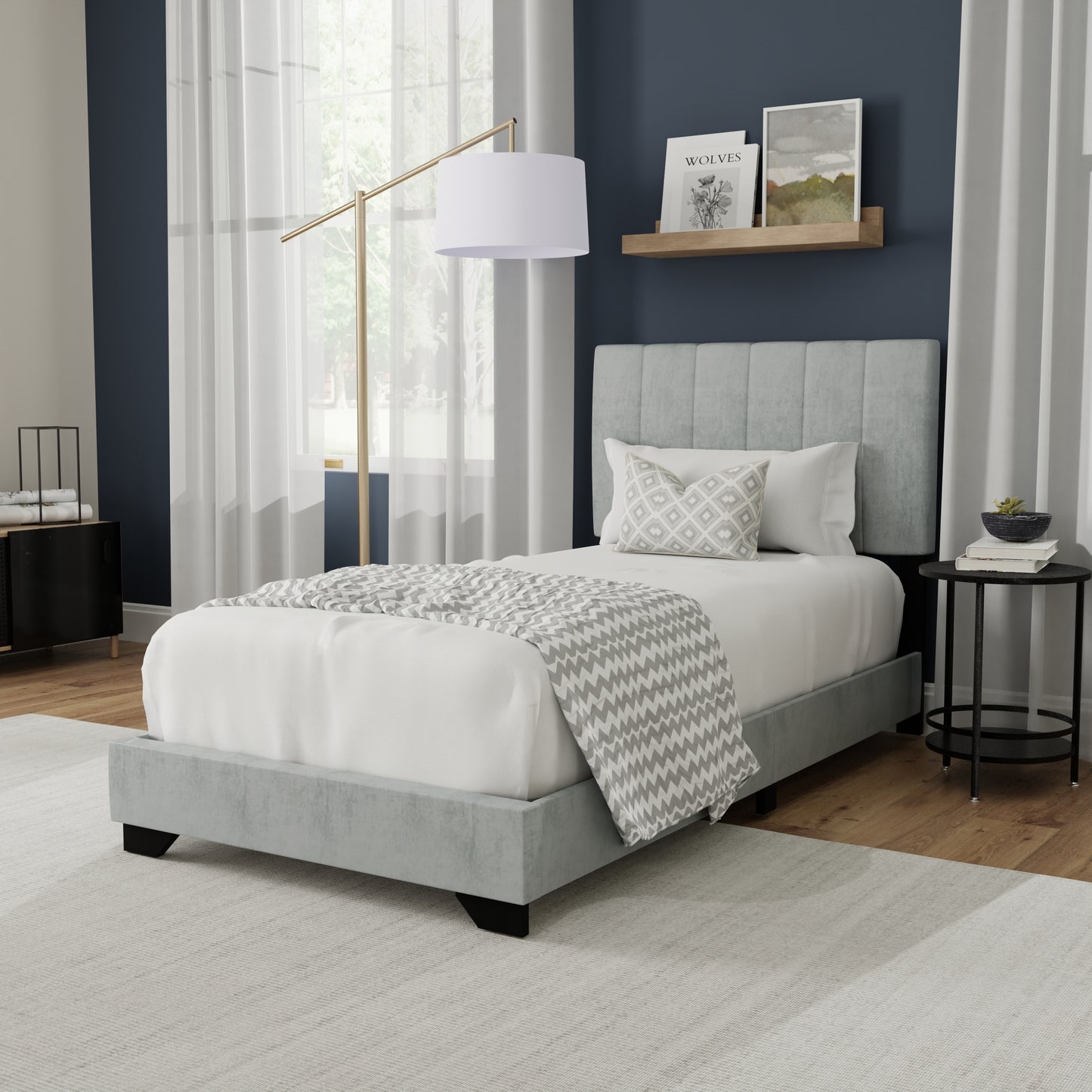 Everlee Upholstered Bed