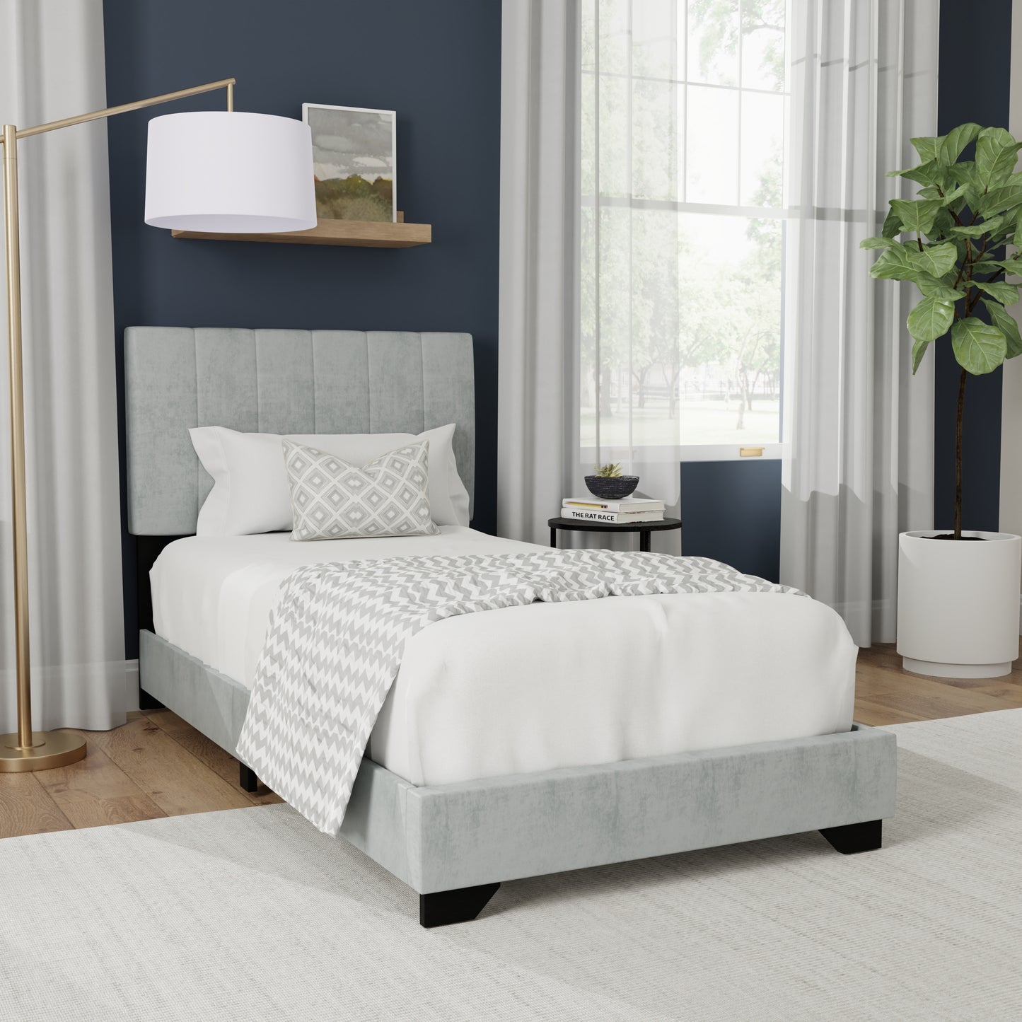 Everlee Upholstered Bed