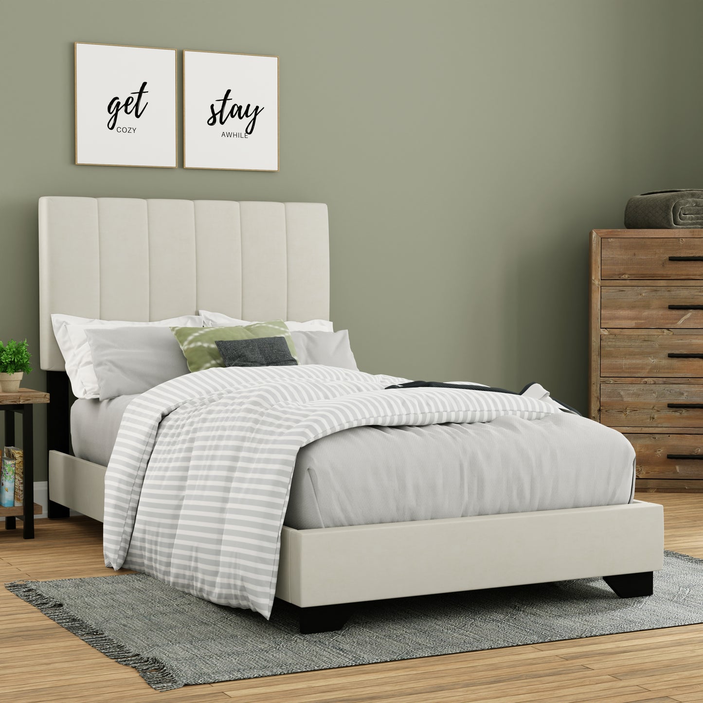 Everlee Upholstered Bed