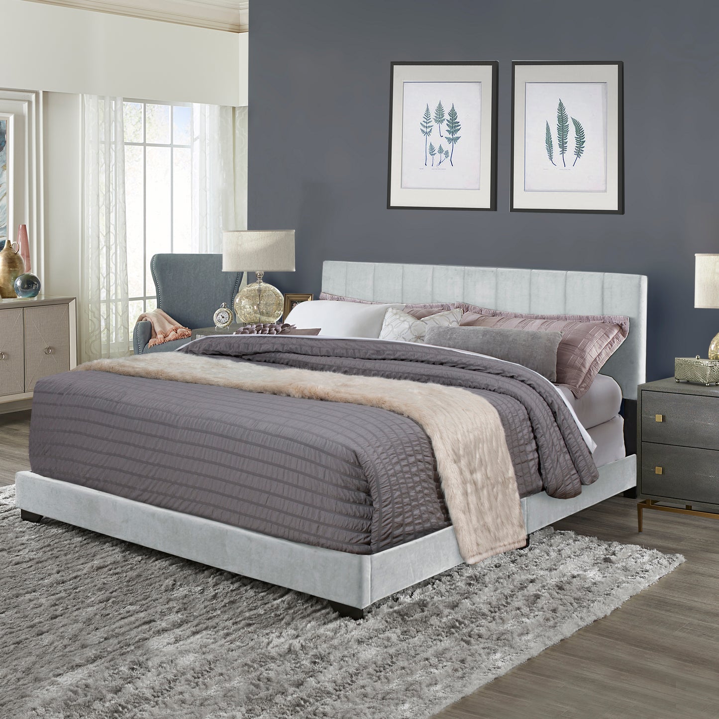 Everlee Upholstered Bed